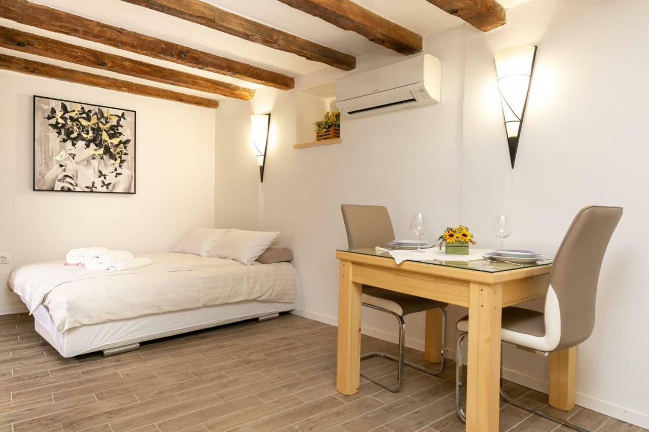 Studio Apartman Old Town Novi Vinodolski Exterior photo